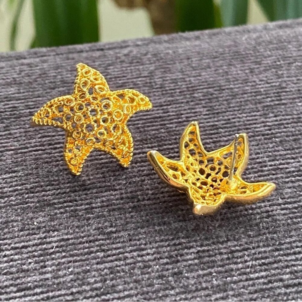 Vintage Starfish Gold Tone Mesh Earrings Pierced